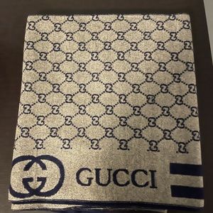 Gucci scarf (unisex)